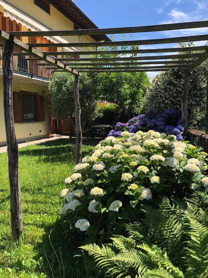 Apartament The Children Smile- With Private Garden Colico Zewnętrze zdjęcie