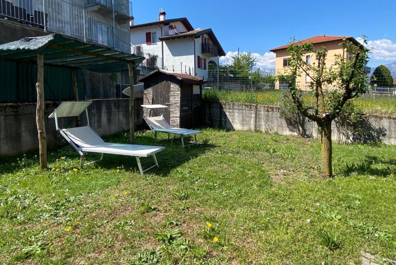 Apartament The Children Smile- With Private Garden Colico Zewnętrze zdjęcie
